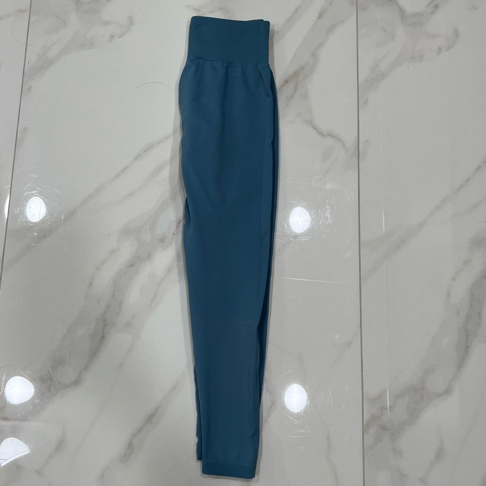 blue leggings